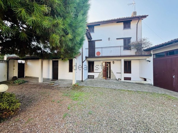 casa indipendente in vendita a Canneto Pavese