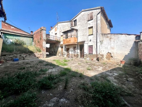casa indipendente in vendita a Canneto Pavese