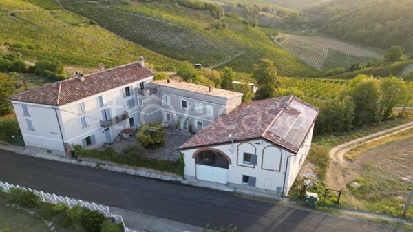 casa indipendente in vendita a Canneto Pavese
