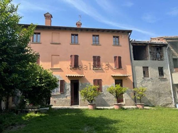 casa semindipendente in vendita a Canneto Pavese