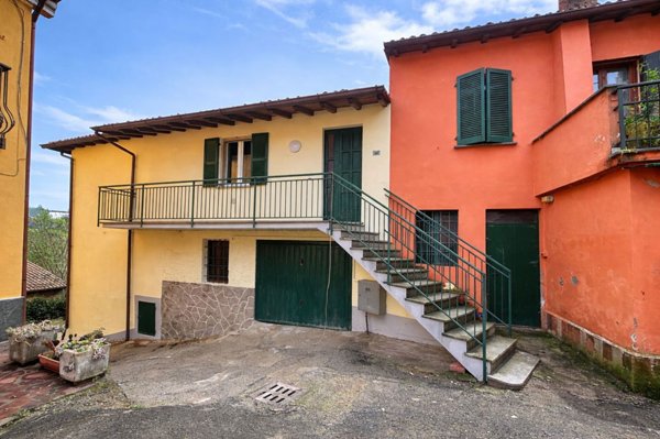 casa indipendente in vendita a Canneto Pavese in zona Montù de' Gabbi