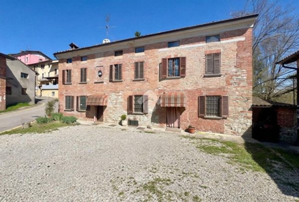 casa indipendente in vendita a Canneto Pavese in zona Vigalone