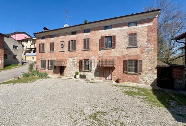 casa indipendente in vendita a Canneto Pavese in zona Vigalone