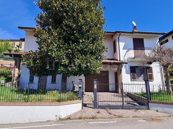 casa indipendente in vendita a Canneto Pavese