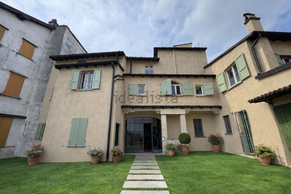 casa indipendente in vendita a Canneto Pavese