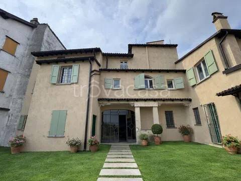 casa indipendente in vendita a Canneto Pavese in zona Montù de' Gabbi