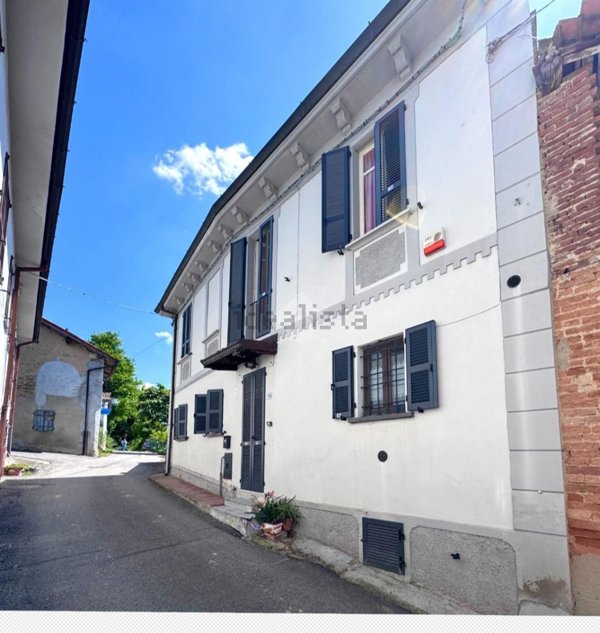 casa indipendente in vendita a Canneto Pavese in zona Monteveneroso