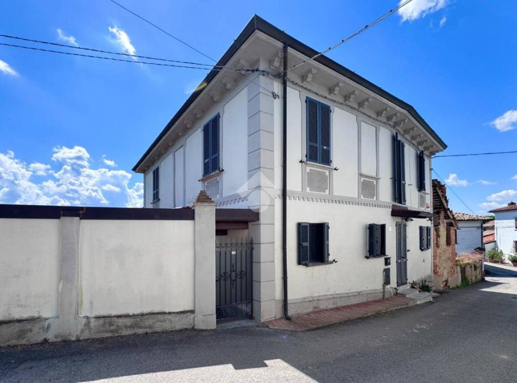casa indipendente in vendita a Canneto Pavese in zona Monteveneroso