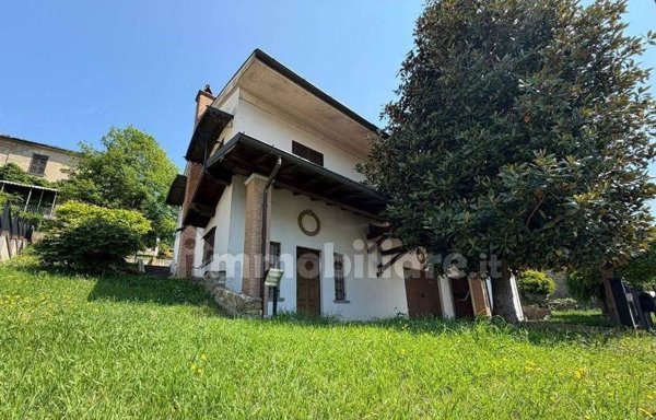 casa indipendente in vendita a Canneto Pavese in zona Montù de' Gabbi