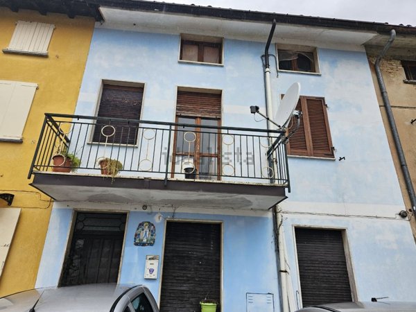 appartamento in vendita a Canneto Pavese in zona Caccialupo