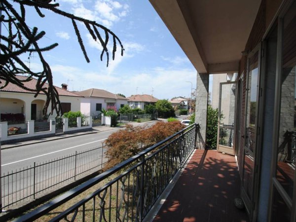 casa indipendente in vendita a Carbonara al Ticino
