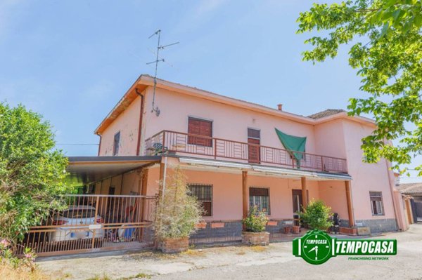 casa indipendente in vendita a Carbonara al Ticino in zona Canarazzo