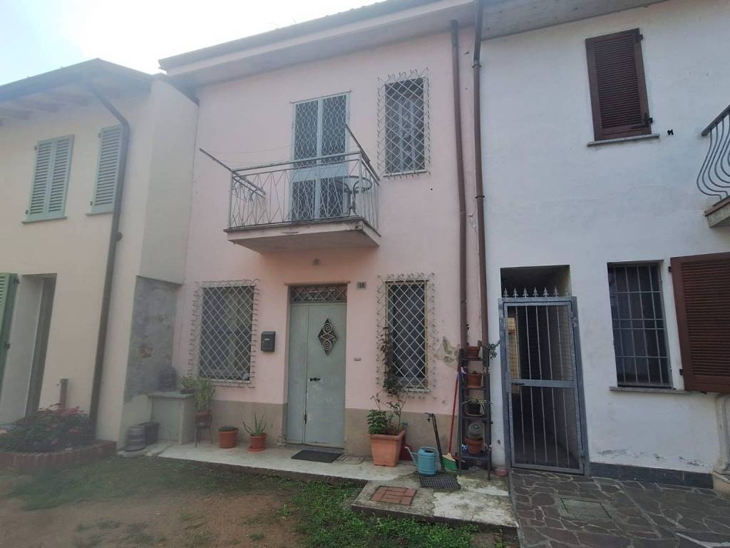 casa indipendente in vendita a Carbonara al Ticino