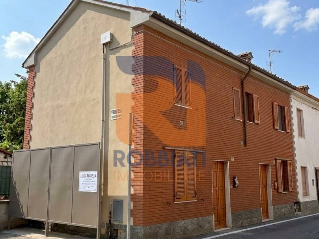 casa indipendente in vendita a Carbonara al Ticino