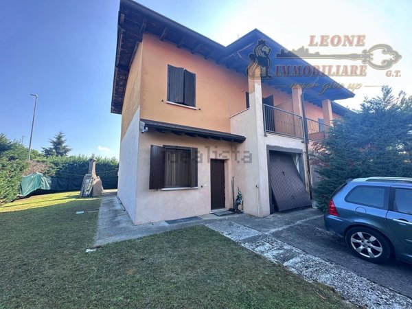 casa indipendente in vendita a Carbonara al Ticino