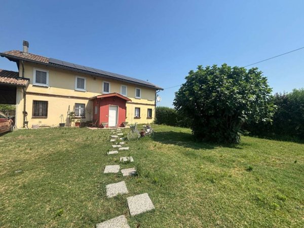 casa indipendente in vendita a Casanova Lonati