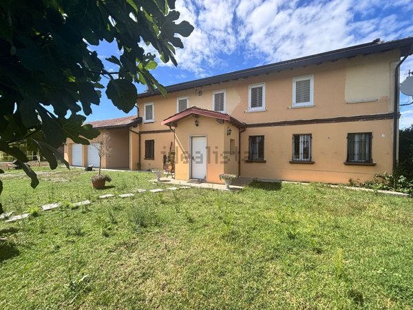 casa indipendente in vendita a Casanova Lonati