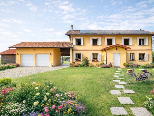 casa indipendente in vendita a Casanova Lonati in zona Pioltina