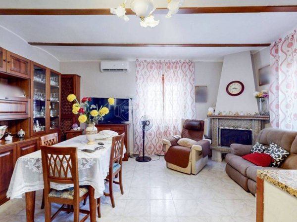 casa indipendente in vendita a La Loggia