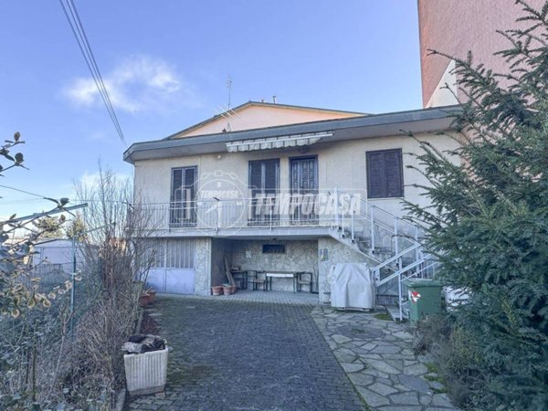 casa indipendente in vendita a La Loggia