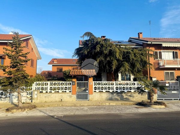 casa semindipendente in vendita a La Loggia