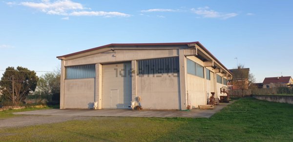 capannone in vendita a La Loggia