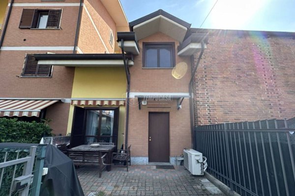 casa indipendente in vendita a La Loggia