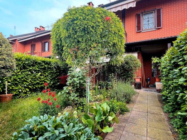 casa indipendente in vendita a La Loggia