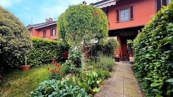casa indipendente in vendita a La Loggia
