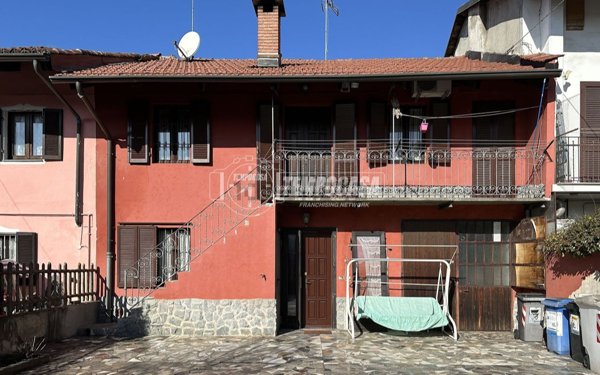 casa indipendente in vendita a La Loggia
