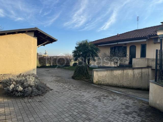 casa indipendente in vendita a La Loggia
