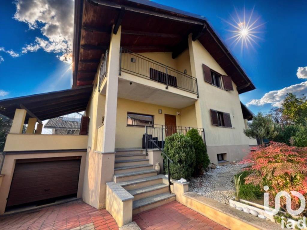 casa indipendente in vendita a La Loggia