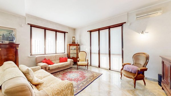 casa indipendente in vendita a La Loggia