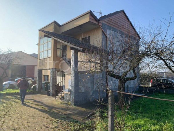 casa indipendente in vendita a La Loggia