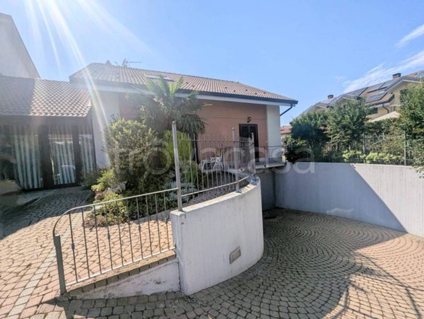 casa indipendente in vendita a La Loggia