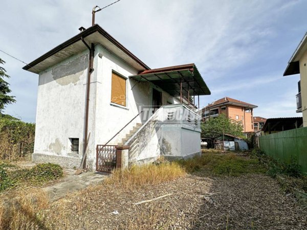 casa indipendente in vendita a La Loggia