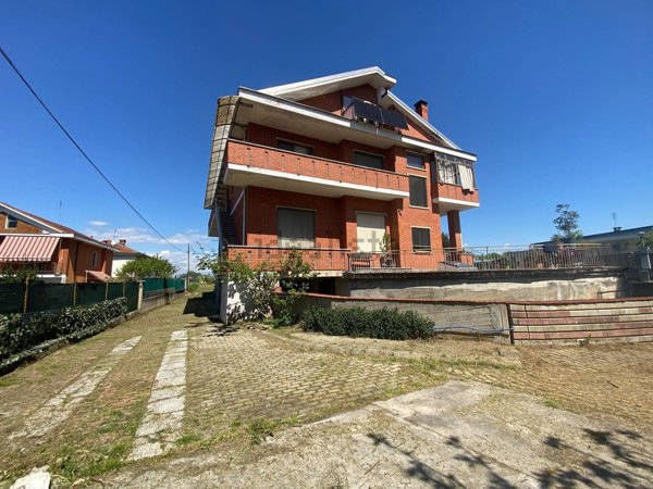 casa indipendente in vendita a La Loggia