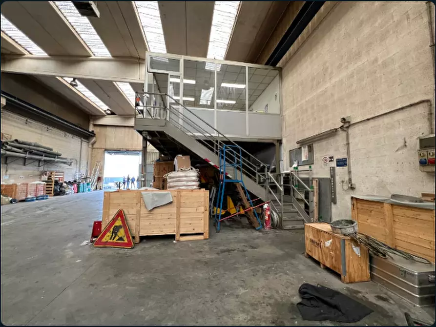 capannone in vendita a La Loggia