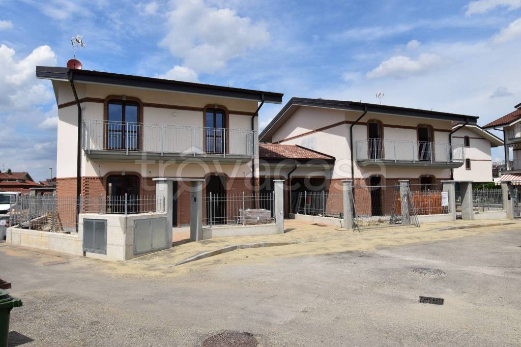 casa indipendente in vendita a La Loggia