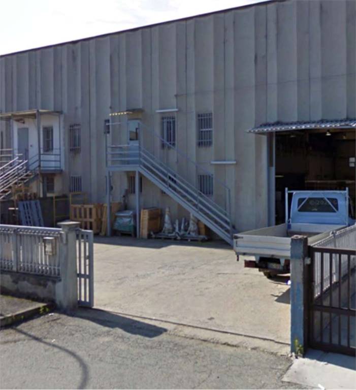 capannone in vendita a La Loggia