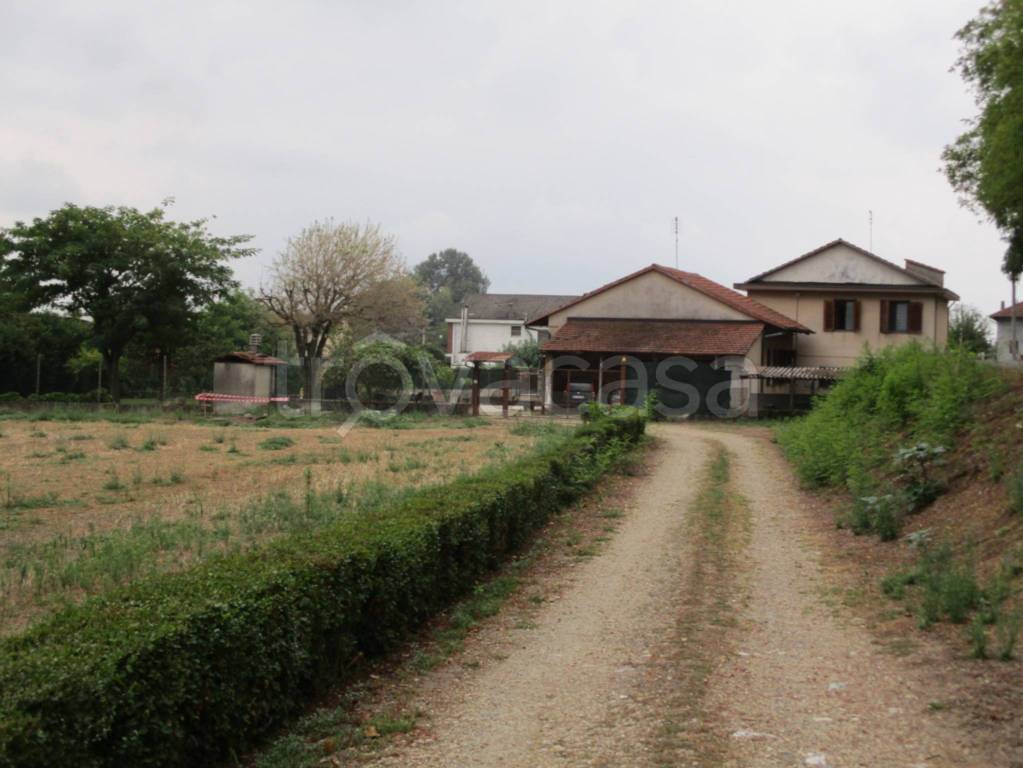 casa indipendente in vendita a La Loggia