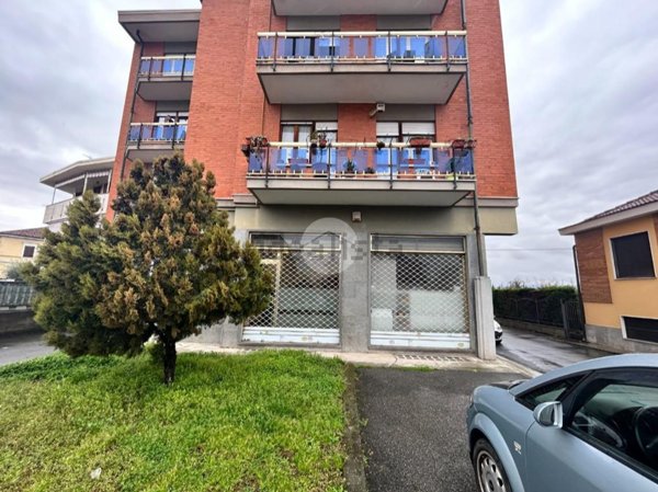 negozio in vendita a La Loggia