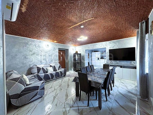 casa indipendente in vendita a La Loggia