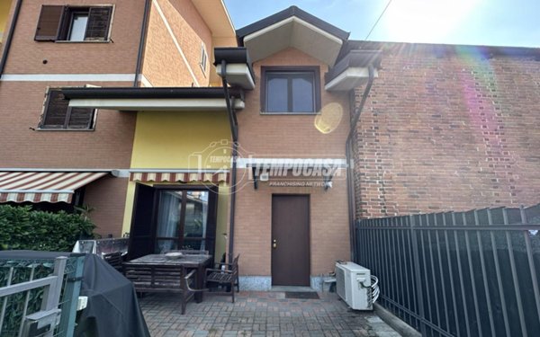 casa indipendente in vendita a La Loggia