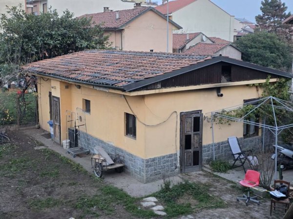 negozio in vendita a La Loggia