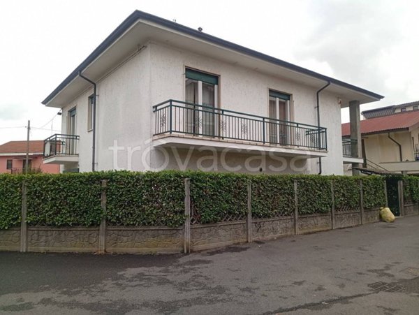 casa indipendente in vendita a La Loggia