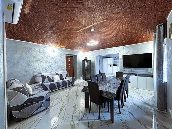 casa indipendente in vendita a La Loggia