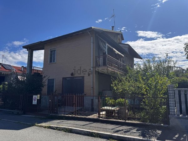 casa indipendente in vendita a La Loggia