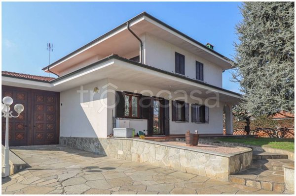 casa indipendente in vendita a La Loggia