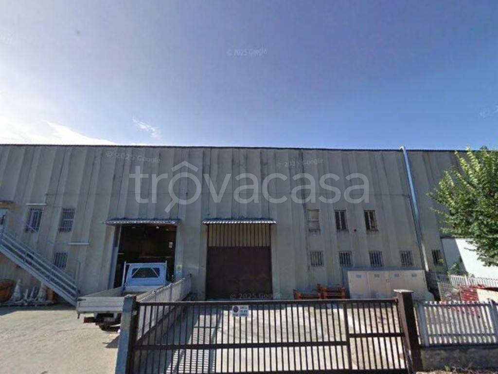 locale commerciale in vendita a La Loggia